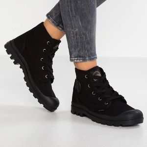 Palladium Pampa Hi Women's Size 8 Black Canvas Lace Up Working Boots